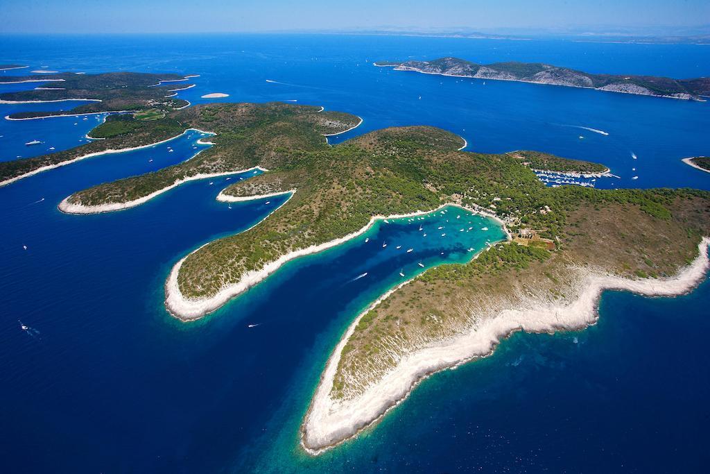 Hotel Delfin Hvar 2*