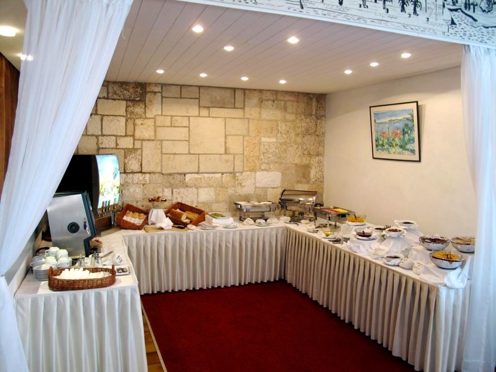 Delfin Hvar Hotel